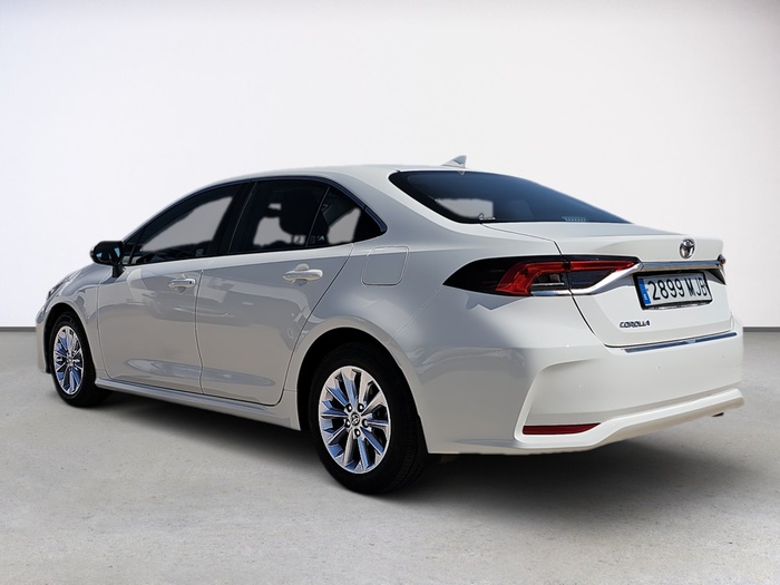 Toyota Corolla Sedan 1.5 125 Active 92 kW (125 Cv) Vehículo usado en Madrid Toyota Corolla Sedan 1.5 125 Active 92 kW (125 Cv) Vehículo usado en Madrid