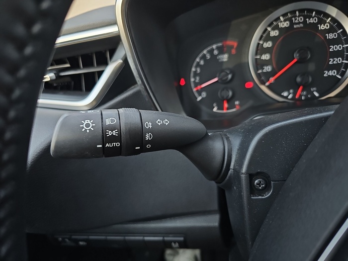 Toyota Corolla Sedan 1.5 125 Active 92 kW (125 Cv) Vehículo usado en Madrid Toyota Corolla Sedan 1.5 125 Active 92 kW (125 Cv) Vehículo usado en Madrid