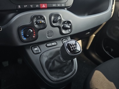 Fiat Panda 1.0 Hybrid Gse Sport 51 kW (70 CV) 14 Fiat Panda 1.0 Hybrid Gse Sport 51 kW (70 CV) 14