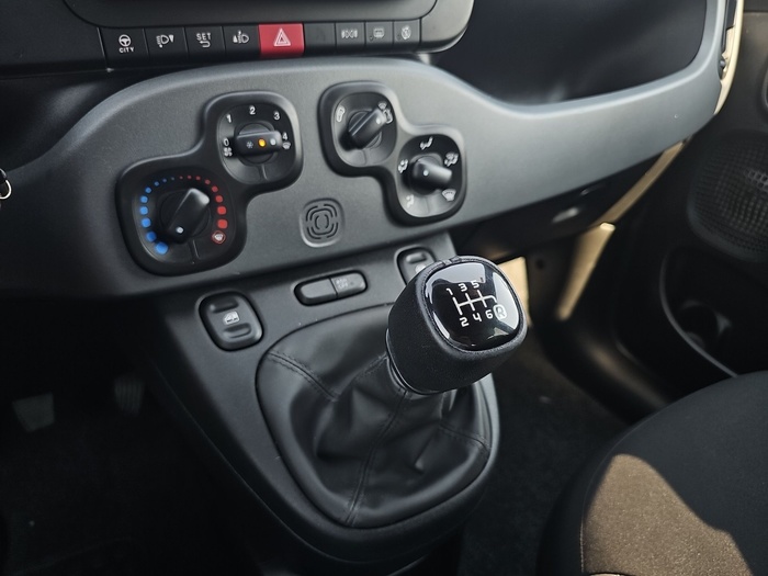 Fiat Panda 1.0 Hybrid Gse Sport 51 kW (70 CV) Vehículo usado en Madrid Fiat Panda 1.0 Hybrid Gse Sport 51 kW (70 CV) Vehículo usado en Madrid