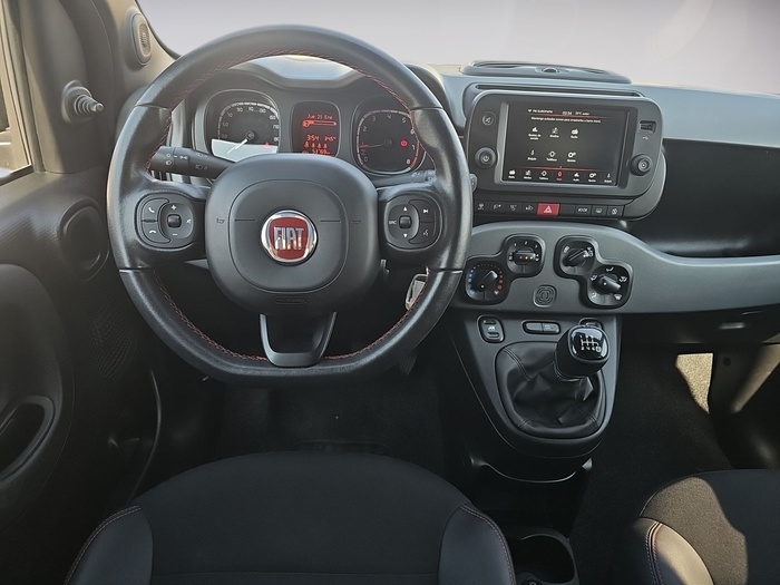 Fiat Panda 1.0 Hybrid Gse Sport 51 kW (70 CV) Vehículo usado en Madrid Fiat Panda 1.0 Hybrid Gse Sport 51 kW (70 CV) Vehículo usado en Madrid