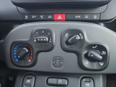 Fiat Panda 1.0 Hybrid Gse Sport 51 kW (70 CV) 19 Fiat Panda 1.0 Hybrid Gse Sport 51 kW (70 CV) 19