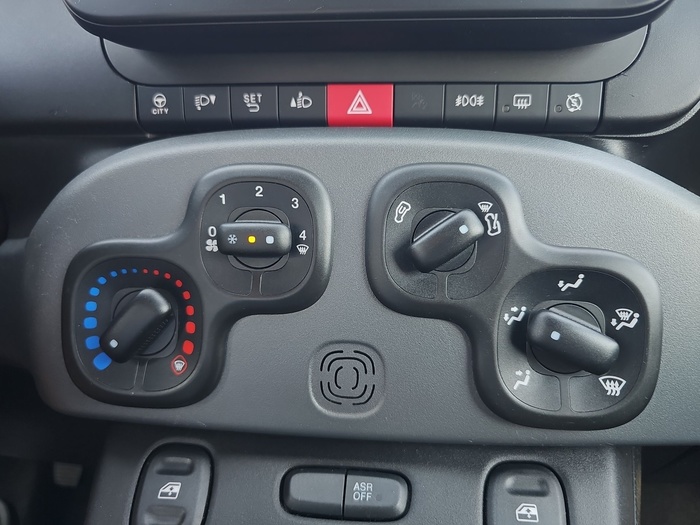 Fiat Panda 1.0 Hybrid Gse Sport 51 kW (70 CV) Vehículo usado en Madrid Fiat Panda 1.0 Hybrid Gse Sport 51 kW (70 CV) Vehículo usado en Madrid