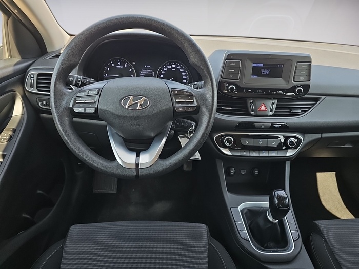 Hyundai i30 1.5 DPI Klass SLX 81 kW (110 CV) Vehículo usado en Madrid Hyundai i30 1.5 DPI Klass SLX 81 kW (110 CV) Vehículo usado en Madrid