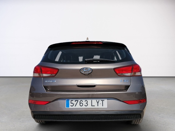 Hyundai i30 1.5 DPI Klass SLX 81 kW (110 CV) Vehículo usado en Madrid Hyundai i30 1.5 DPI Klass SLX 81 kW (110 CV) Vehículo usado en Madrid