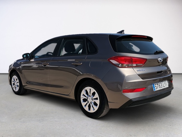 Hyundai i30 1.5 DPI Klass SLX 81 kW (110 CV) Vehículo usado en Madrid Hyundai i30 1.5 DPI Klass SLX 81 kW (110 CV) Vehículo usado en Madrid