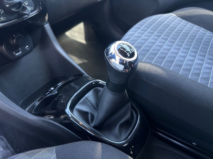 Peugeot 108 1.0 VTi Active 53 kW (72 CV) Vehículo usado en Madrid Peugeot 108 1.0 VTi Active 53 kW (72 CV) Vehículo usado en Madrid