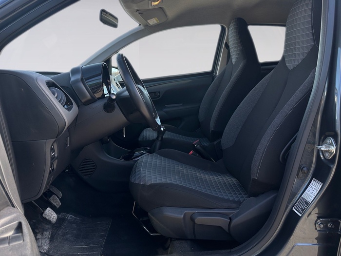 Peugeot 108 1.0 VTi Active 53 kW (72 CV) Vehículo usado en Madrid Peugeot 108 1.0 VTi Active 53 kW (72 CV) Vehículo usado en Madrid