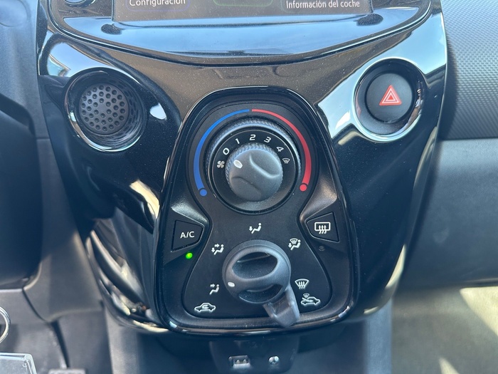 Peugeot 108 1.0 VTi Active 53 kW (72 CV) Vehículo usado en Madrid Peugeot 108 1.0 VTi Active 53 kW (72 CV) Vehículo usado en Madrid