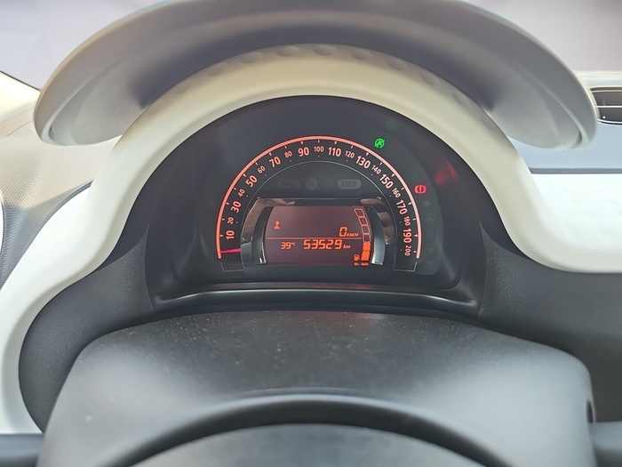 Renault TWINGO 1.0 48 kW (65 CV) Vehículo usado en Madrid Renault TWINGO 1.0 48 kW (65 CV) Vehículo usado en Madrid