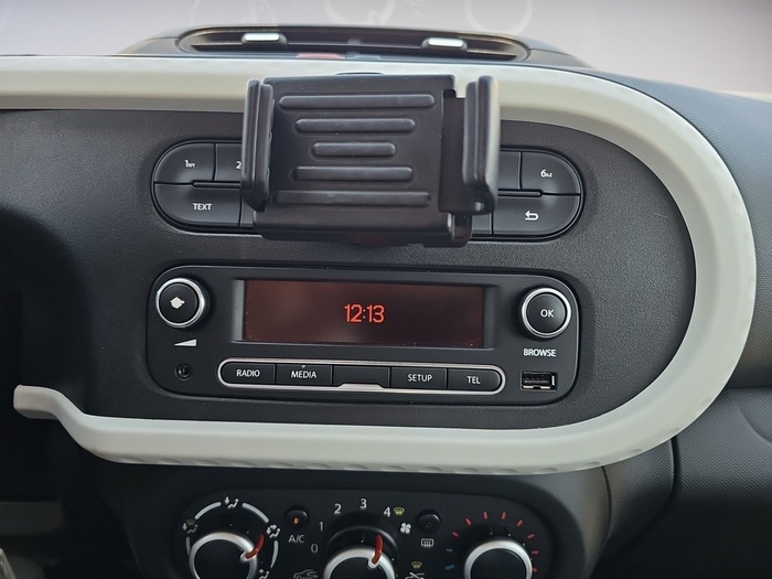 Renault TWINGO 1.0 48 kW (65 CV) Vehículo usado en Madrid Renault TWINGO 1.0 48 kW (65 CV) Vehículo usado en Madrid