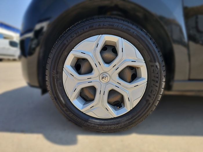 Renault TWINGO 1.0 48 kW (65 CV) Vehículo usado en Madrid Renault TWINGO 1.0 48 kW (65 CV) Vehículo usado en Madrid