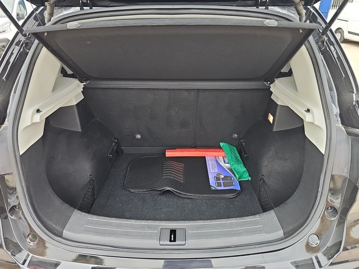 MG ZS 1.5 Comfort 78 kW (106 CV) Vehículo usado en Madrid MG ZS 1.5 Comfort 78 kW (106 CV) Vehículo usado en Madrid