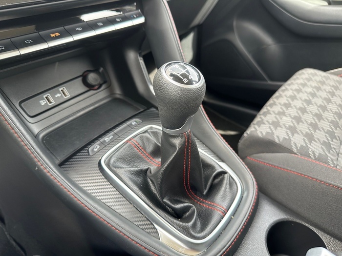 MG ZS 1.5 Comfort 78 kW (106 CV) Vehículo usado en Madrid MG ZS 1.5 Comfort 78 kW (106 CV) Vehículo usado en Madrid