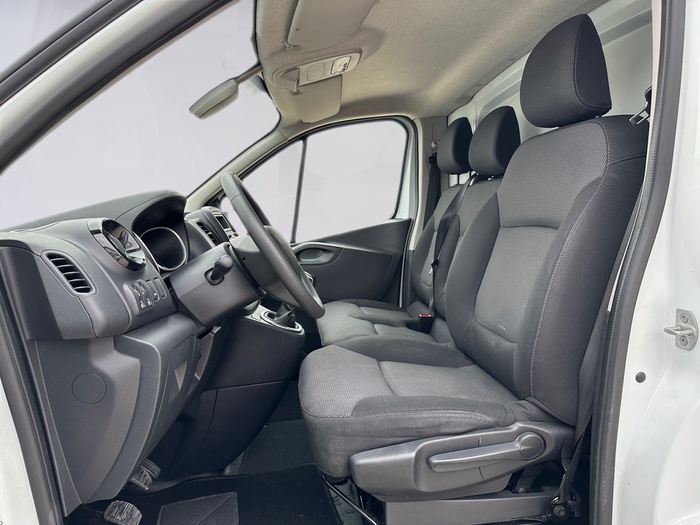 Renault Trafic Furgon 27 L1H1 Energy Blue dCi 88 kW (120 CV) Vehículo usado en Madrid Renault Trafic Furgon 27 L1H1 Energy Blue dCi 88 kW (120 CV) Vehículo usado en Madrid