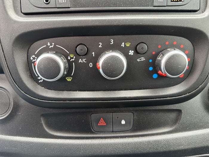 Renault Trafic Furgon 27 L1H1 Energy Blue dCi 88 kW (120 CV) Vehículo usado en Madrid Renault Trafic Furgon 27 L1H1 Energy Blue dCi 88 kW (120 CV) Vehículo usado en Madrid