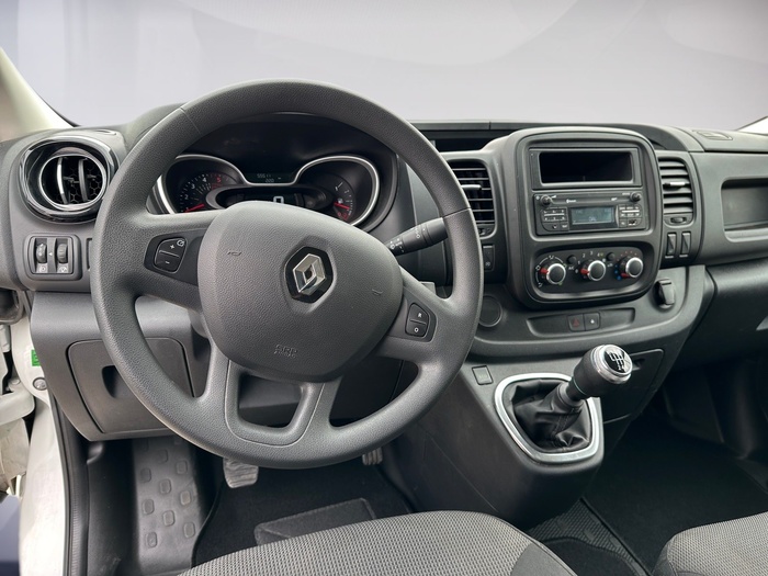 Renault Trafic Furgon 27 L1H1 Energy Blue dCi 88 kW (120 CV) Vehículo usado en Madrid Renault Trafic Furgon 27 L1H1 Energy Blue dCi 88 kW (120 CV) Vehículo usado en Madrid