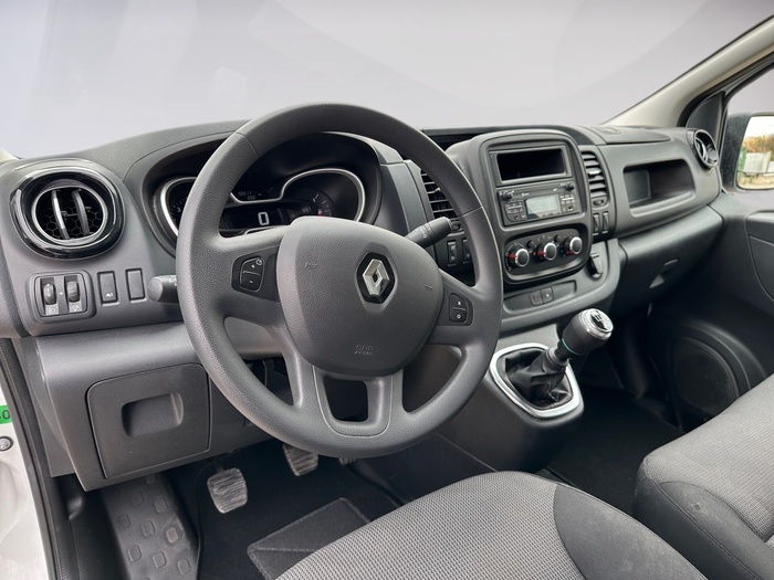 Renault Trafic Furgon 27 L1H1 Energy Blue dCi 88 kW (120 CV) Vehículo usado en Madrid Renault Trafic Furgon 27 L1H1 Energy Blue dCi 88 kW (120 CV) Vehículo usado en Madrid