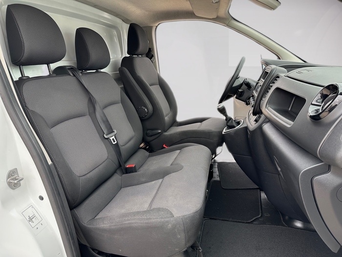 Renault Trafic Furgon 27 L1H1 Energy Blue dCi 88 kW (120 CV) Vehículo usado en Madrid Renault Trafic Furgon 27 L1H1 Energy Blue dCi 88 kW (120 CV) Vehículo usado en Madrid