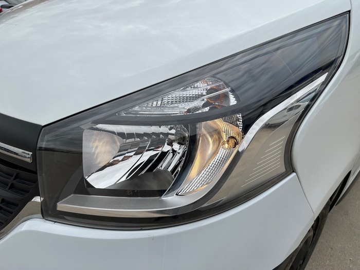 Renault Trafic Furgon 27 L1H1 Energy Blue dCi 88 kW (120 CV) Vehículo usado en Madrid Renault Trafic Furgon 27 L1H1 Energy Blue dCi 88 kW (120 CV) Vehículo usado en Madrid