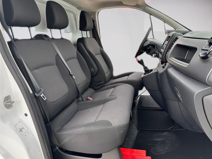 Renault Trafic Furgon 27 L1H1 Energy Blue dCi 88 kW (120 CV) Vehículo usado en Madrid Renault Trafic Furgon 27 L1H1 Energy Blue dCi 88 kW (120 CV) Vehículo usado en Madrid