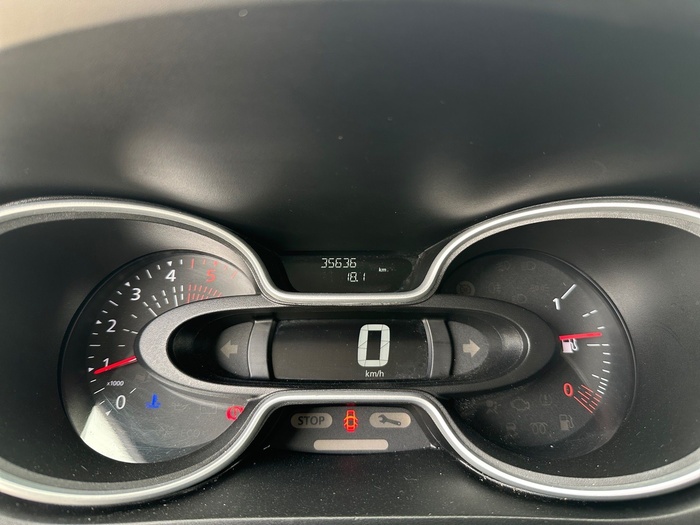 Renault Trafic Furgon 27 L1H1 Energy Blue dCi 88 kW (120 CV) Vehículo usado en Madrid Renault Trafic Furgon 27 L1H1 Energy Blue dCi 88 kW (120 CV) Vehículo usado en Madrid