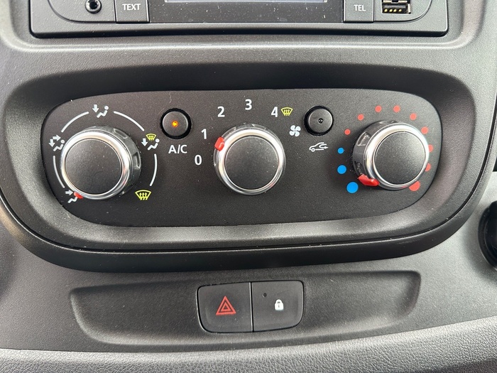 Renault Trafic Furgon 27 L1H1 Energy Blue dCi 88 kW (120 CV) Vehículo usado en Madrid Renault Trafic Furgon 27 L1H1 Energy Blue dCi 88 kW (120 CV) Vehículo usado en Madrid