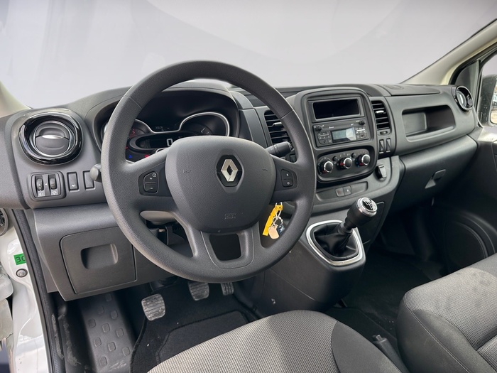 Renault Trafic Furgon 27 L1H1 Energy Blue dCi 88 kW (120 CV) Vehículo usado en Madrid Renault Trafic Furgon 27 L1H1 Energy Blue dCi 88 kW (120 CV) Vehículo usado en Madrid