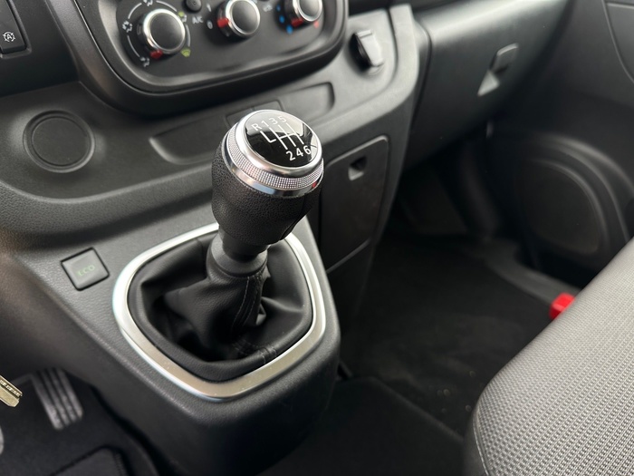 Renault Trafic Furgon 27 L1H1 Energy Blue dCi 88 kW (120 CV) Vehículo usado en Madrid Renault Trafic Furgon 27 L1H1 Energy Blue dCi 88 kW (120 CV) Vehículo usado en Madrid