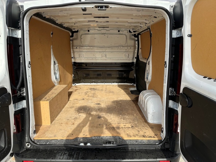 Renault Trafic Furgon 27 L1H1 Energy Blue dCi 88 kW (120 CV) Vehículo usado en Madrid Renault Trafic Furgon 27 L1H1 Energy Blue dCi 88 kW (120 CV) Vehículo usado en Madrid