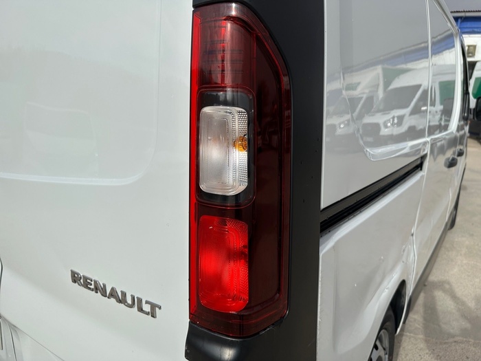 Renault Trafic Furgon 27 L1H1 Energy Blue dCi 88 kW (120 CV) Vehículo usado en Madrid Renault Trafic Furgon 27 L1H1 Energy Blue dCi 88 kW (120 CV) Vehículo usado en Madrid