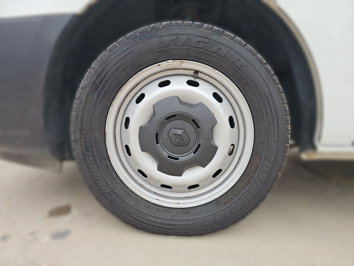 Renault Trafic Furgon Furgon 27 L1H1 Energy BluedCi 88 kW (120 CV) Vehículo usado en Madrid Renault Trafic Furgon Furgon 27 L1H1 Energy BluedCi 88 kW (120 CV) Vehículo usado en Madrid