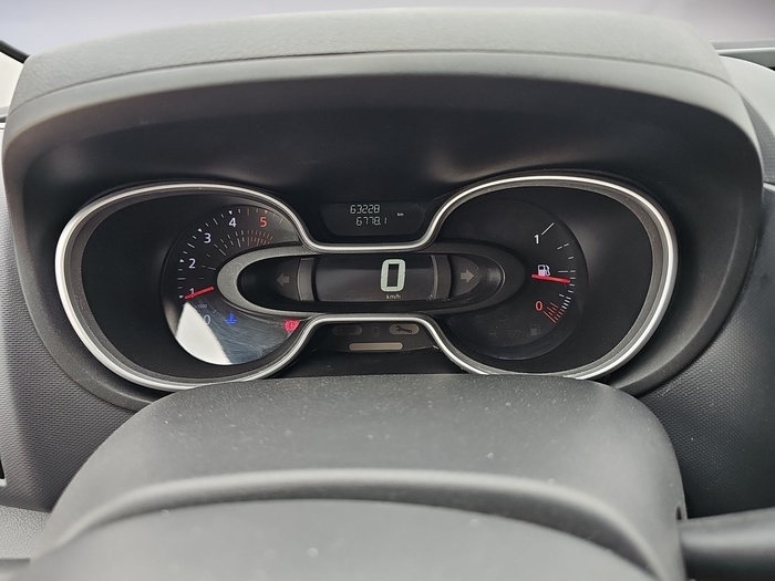 Renault Trafic Furgon Furgon 27 L1H1 Energy BluedCi 88 kW (120 CV) Vehículo usado en Madrid Renault Trafic Furgon Furgon 27 L1H1 Energy BluedCi 88 kW (120 CV) Vehículo usado en Madrid