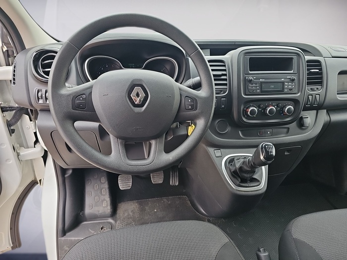 Renault Trafic Furgon Furgon 27 L1H1 Energy BluedCi 88 kW (120 CV) Vehículo usado en Madrid Renault Trafic Furgon Furgon 27 L1H1 Energy BluedCi 88 kW (120 CV) Vehículo usado en Madrid