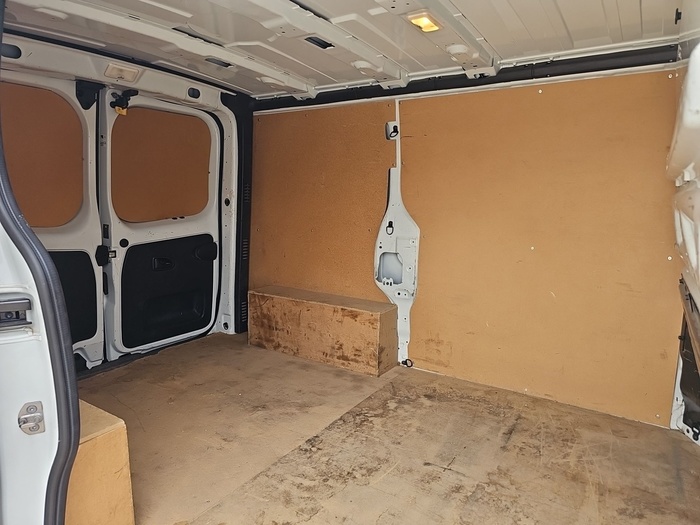 Renault Trafic Furgon Furgon 27 L1H1 Energy BluedCi 88 kW (120 CV) Vehículo usado en Madrid Renault Trafic Furgon Furgon 27 L1H1 Energy BluedCi 88 kW (120 CV) Vehículo usado en Madrid