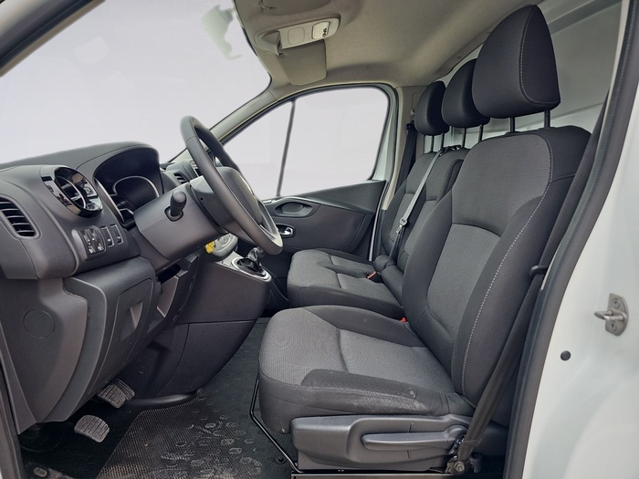 Renault Trafic Furgon Furgon 27 L1H1 Energy BluedCi 88 kW (120 CV) Vehículo usado en Madrid Renault Trafic Furgon Furgon 27 L1H1 Energy BluedCi 88 kW (120 CV) Vehículo usado en Madrid