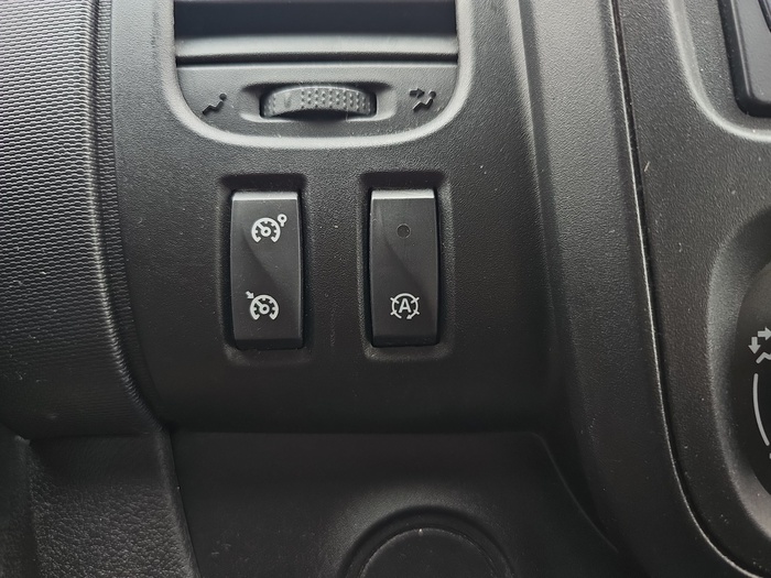 Renault Trafic Furgon Furgon 27 L1H1 Energy BluedCi 88 kW (120 CV) Vehículo usado en Madrid Renault Trafic Furgon Furgon 27 L1H1 Energy BluedCi 88 kW (120 CV) Vehículo usado en Madrid