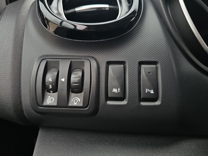 Renault Trafic Furgon Furgon 27 L1H1 Energy BluedCi 88 kW (120 CV) Vehículo usado en Madrid Renault Trafic Furgon Furgon 27 L1H1 Energy BluedCi 88 kW (120 CV) Vehículo usado en Madrid