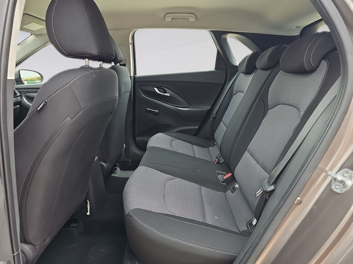 Hyundai i30 1.5 DPI Essence 81 kW (110 CV) Vehículo usado en Madrid Hyundai i30 1.5 DPI Essence 81 kW (110 CV) Vehículo usado en Madrid