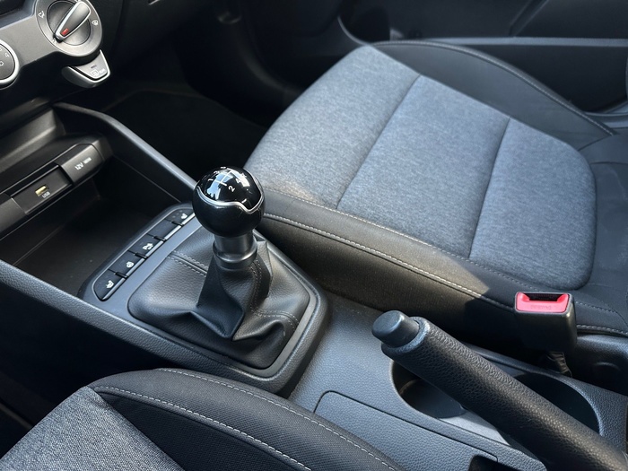 Kia Stonic 1.2 DPi Concept 62 kW (84 CV) Vehículo usado en Madrid Kia Stonic 1.2 DPi Concept 62 kW (84 CV) Vehículo usado en Madrid