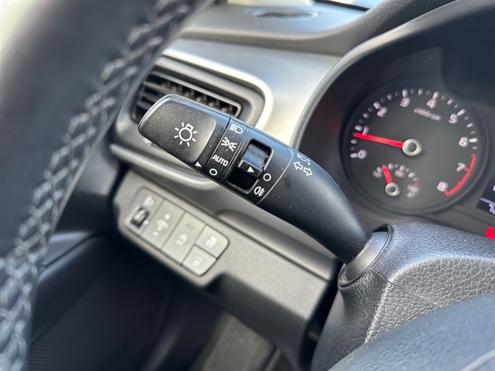 Kia Stonic 1.2 DPi Concept 62 kW (84 CV) Vehículo usado en Madrid Kia Stonic 1.2 DPi Concept 62 kW (84 CV) Vehículo usado en Madrid