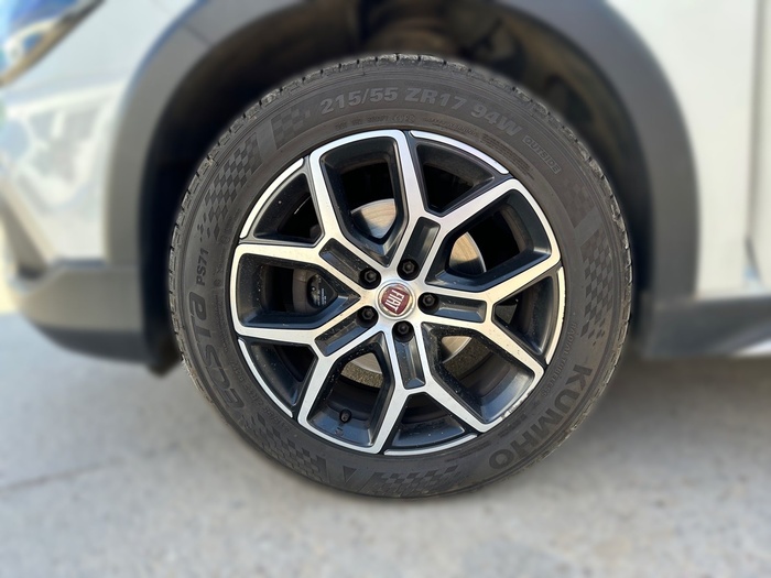 Fiat Tipo 1.0 Cross 74 kW (101 CV) Vehículo usado en Madrid Fiat Tipo 1.0 Cross 74 kW (101 CV) Vehículo usado en Madrid