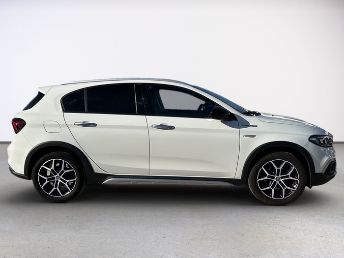 Fiat Tipo 1.0 Cross 74 kW (101 CV) Vehículo usado en Madrid Fiat Tipo 1.0 Cross 74 kW (101 CV) Vehículo usado en Madrid