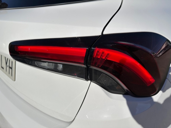 Fiat Tipo 1.0 Cross 74 kW (101 CV) Vehículo usado en Madrid Fiat Tipo 1.0 Cross 74 kW (101 CV) Vehículo usado en Madrid