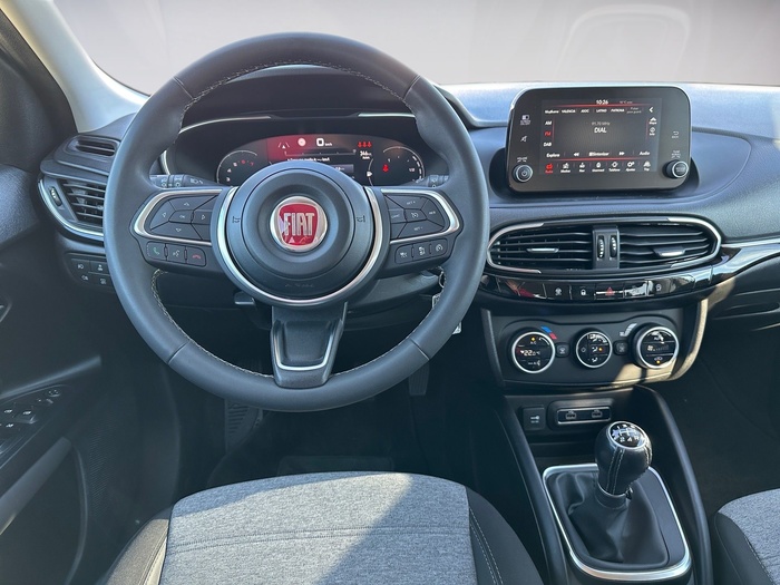 Fiat Tipo 1.0 Cross 74 kW (101 CV) Vehículo usado en Madrid Fiat Tipo 1.0 Cross 74 kW (101 CV) Vehículo usado en Madrid