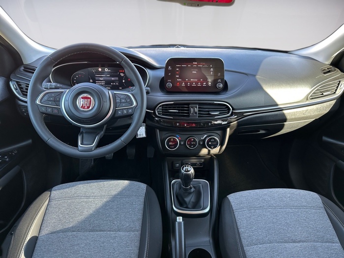 Fiat Tipo 1.0 Cross 74 kW (101 CV) Vehículo usado en Madrid Fiat Tipo 1.0 Cross 74 kW (101 CV) Vehículo usado en Madrid