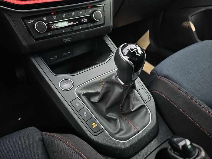 SEAT Ibiza 1.0 TSI FR Plus 81 kW (110 CV) Vehículo usado en Madrid SEAT Ibiza 1.0 TSI FR Plus 81 kW (110 CV) Vehículo usado en Madrid