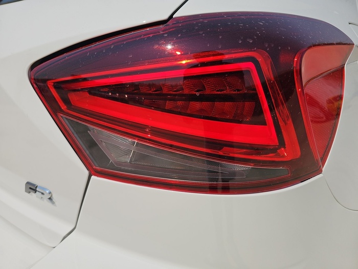 SEAT Ibiza 1.0 TSI FR Plus 81 kW (110 CV) Vehículo usado en Madrid SEAT Ibiza 1.0 TSI FR Plus 81 kW (110 CV) Vehículo usado en Madrid