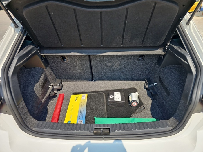 SEAT Ibiza 1.0 TSI FR Plus 81 kW (110 CV) Vehículo usado en Madrid SEAT Ibiza 1.0 TSI FR Plus 81 kW (110 CV) Vehículo usado en Madrid