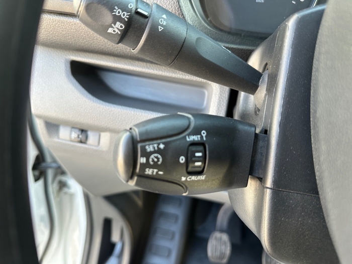 Peugeot Expert Furgon BlueHDi 120 S&S Pro Standard 88 kW (120 CV) Vehículo usado en Madrid Peugeot Expert Furgon BlueHDi 120 S&S Pro Standard 88 kW (120 CV) Vehículo usado en Madrid